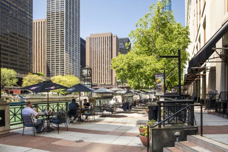 Sheraton Chicago Grand Riverwalk Hosts a Luau-Themed Evening to Benefit Children's Miracle Network