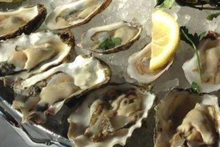 $1 Oyster Specials at Joe Fish