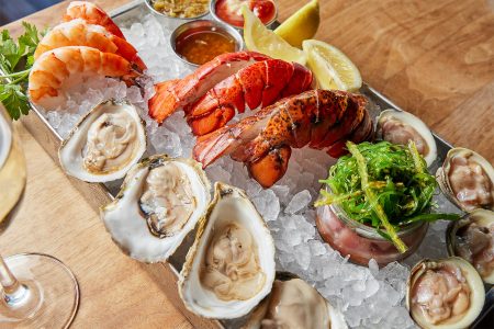 Legal Sea Foods Opens in Chicago’s Marina City