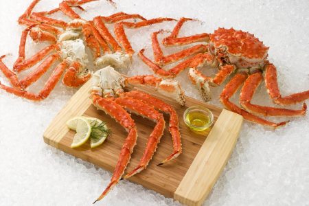 Del Frisco’s Double Eagle Steakhouse celebrates Alaskan King Crab Season with a great catch!